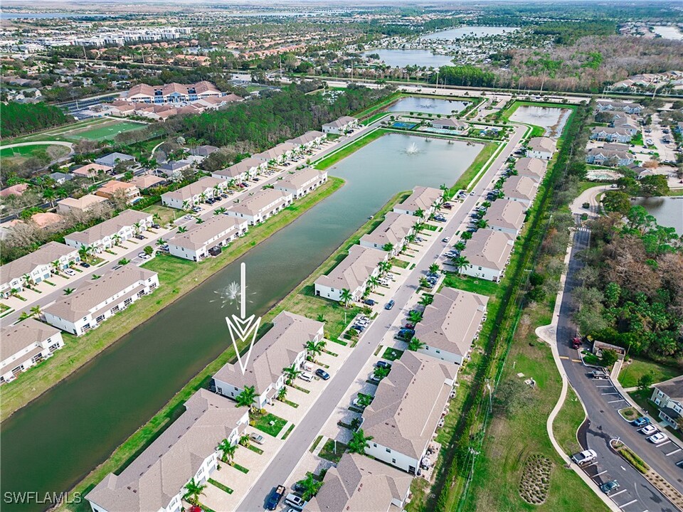 15100 Wildflower Cir in Naples, FL - Building Photo