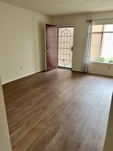920 S Fann St, Unit C in Anaheim, CA - Foto de edificio - Building Photo