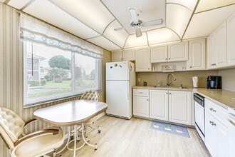 432 Teryl Rd in Naples, FL - Building Photo - Building Photo