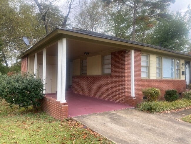 913 Oakview Cir in Fairfield, AL - Building Photo - Building Photo