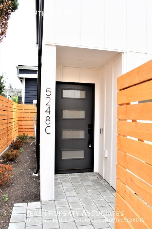 property at 5248 39th Ave NE