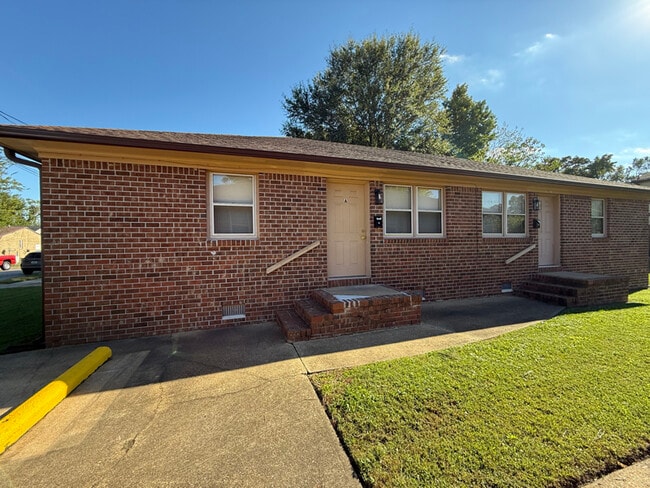 1553 Hemlock St in Norfolk, VA - Building Photo - Building Photo