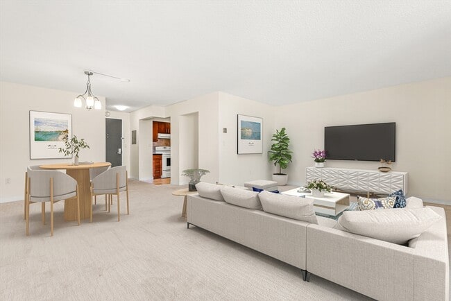 45 Longwood Ave, Unit 611 in Brookline, MA - Building Photo - Building Photo