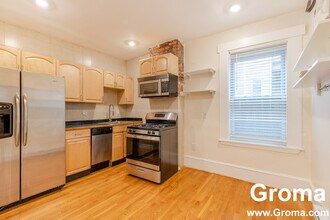 4 Mark St, Unit 3 in Boston, MA - Foto de edificio - Building Photo