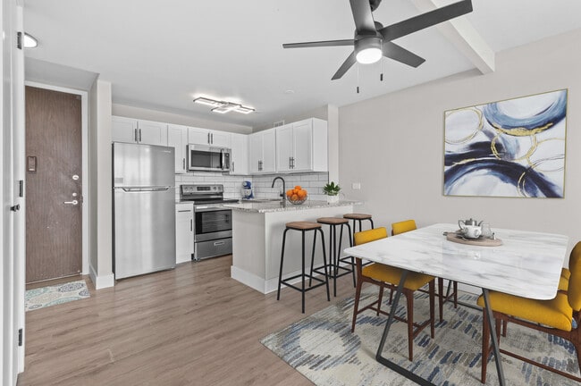 North Park Towers in Southfield, MI - Foto de edificio - Building Photo