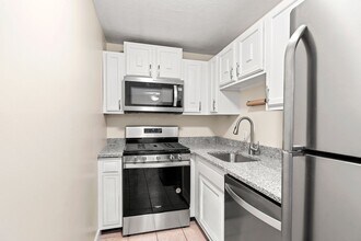 9 Kenmar Dr in Billerica, MA - Building Photo - Building Photo