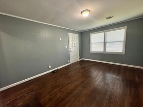 1332 S 74th E Ave in Tulsa, OK - Foto de edificio - Building Photo