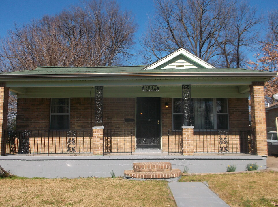 2842 Yale Ave in Memphis, TN - Foto de edificio