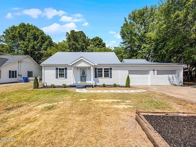 property at 226 Willow Dr