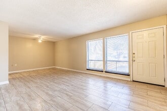 2943 Keslake St in San Antonio, TX - Building Photo - Building Photo