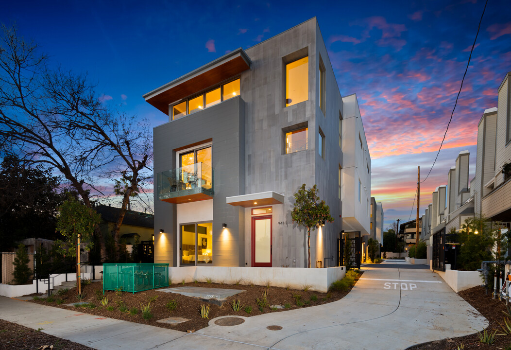 941 E California Blvd in Pasadena, CA - Building Photo