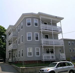 88 Ledge St in Central Falls, RI - Foto de edificio