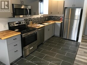 7701 Cortina Crescent in Niagara Falls, ON - Building Photo - Building Photo