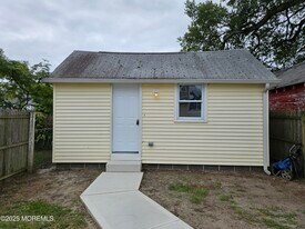 47 Collins St in Keansburg, NJ - Building Photo