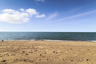 62 Cosey Beach Ave in East Haven, CT - Building Photo - Building Photo