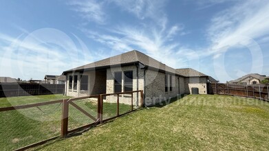 305 Bitterroot Ct in Forney, TX - Building Photo - Building Photo
