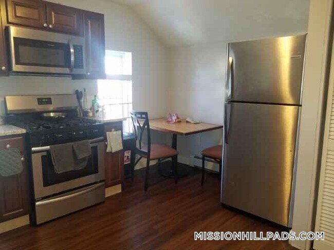 10 Rockville Park in Boston, MA - Building Photo - Building Photo