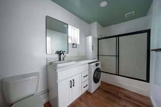 1711 Freeman Ave in Long Beach, CA - Building Photo - Building Photo
