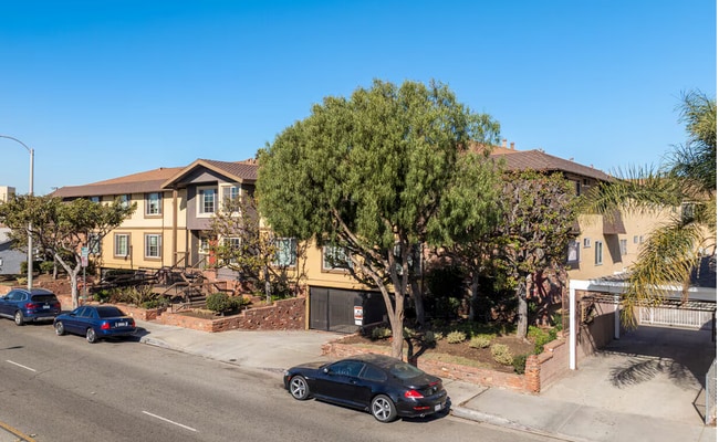 property at 4633 Marine Ave