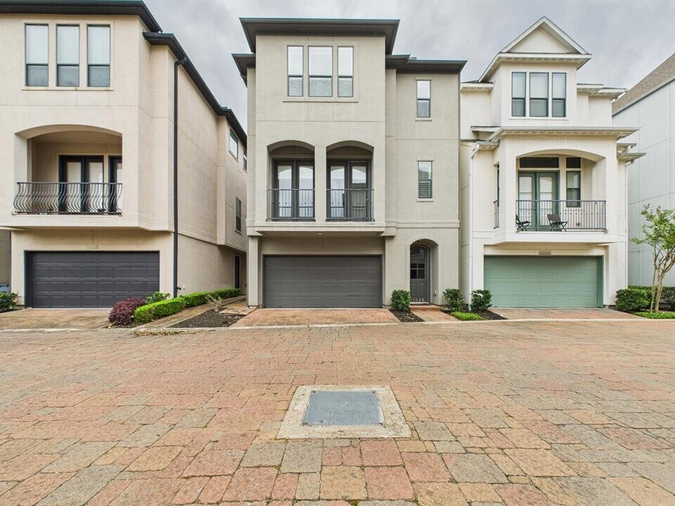 11025 Sherwood Grv in Houston, TX - Building Photo