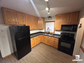 2409 E 6th St in Sioux Falls, SD - Building Photo - Building Photo