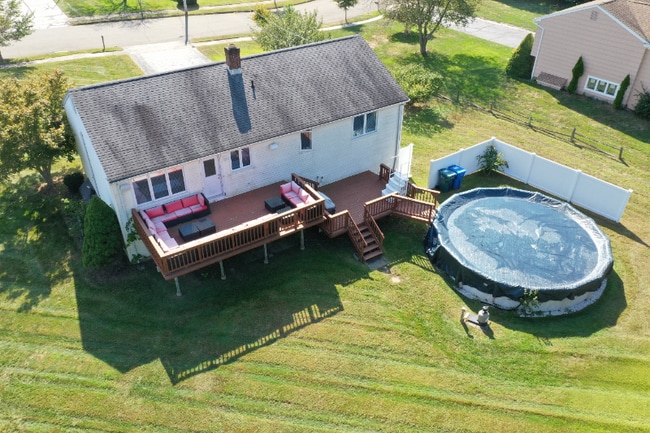 43 Duel Dr in Hamden, CT - Foto de edificio - Building Photo