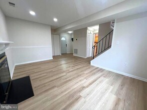 13314 Hollinger Ave in Fairfax, VA - Building Photo - Building Photo