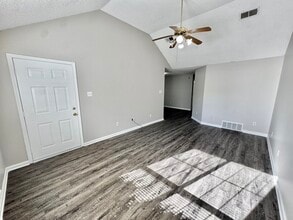 5528 Ginners Dr in Memphis, TN - Building Photo - Building Photo