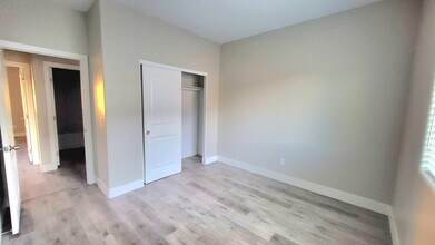 1400 Star Rd, Unit 2 in Pahrump, NV - Foto de edificio - Building Photo