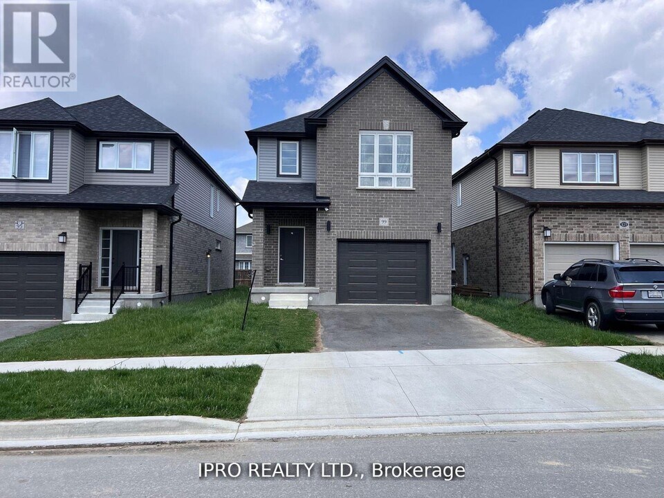 99 Honey St in Cambridge, ON - Building Photo