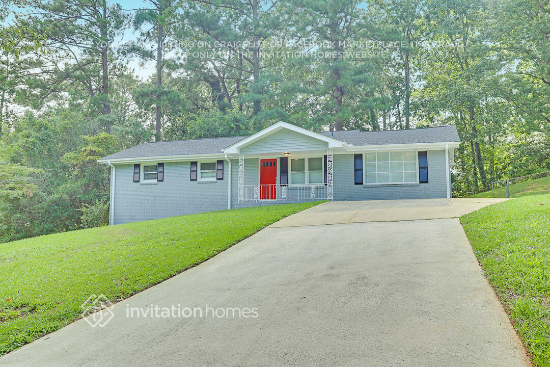 3770 Cherokee Trails Dr SW in Marietta, GA - Building Photo
