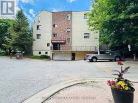 25 Pebble Byway in Toronto, ON - Building Photo