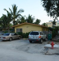 615-617 SE 16th St in Fort Lauderdale, FL - Building Photo