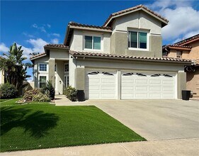 7 El Prisma in Rancho Santa Margarita, CA - Foto de edificio - Building Photo