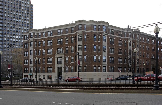 660 Huntington Ave in Boston, MA - Building Photo - Building Photo