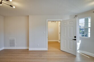 2915 Filbert St in Emeryville, CA - Building Photo - Building Photo