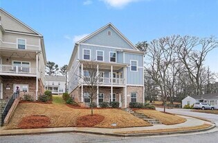 811 Corsiglia Farm in Marietta, GA - Building Photo