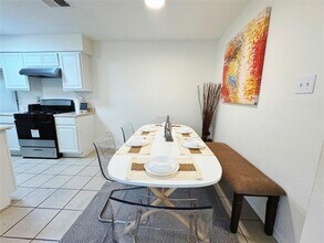 2405 Teri Rd in Austin, TX - Building Photo - Building Photo