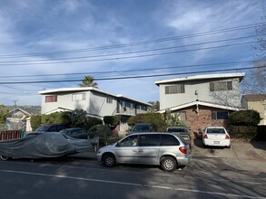 9220 Bancroft Ave in Oakland, CA - Building Photo - Building Photo