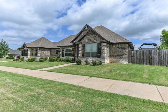 property at 5824 W Persimmon St