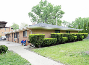 196 E Lorraine Ave in Addison, IL - Building Photo - Building Photo