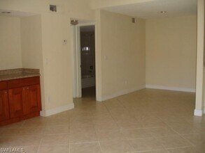 194 Santa Clara Dr in Naples, FL - Building Photo - Building Photo