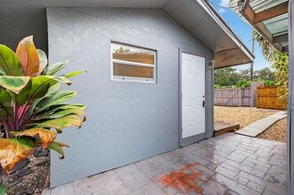 2500 SW 18th Terrace in Fort Lauderdale, FL - Building Photo - Building Photo