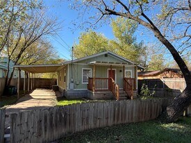 1304 Cometa St in Austin, TX - Building Photo