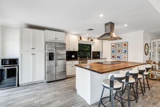 2172 Kings Lake Blvd in Naples, FL - Building Photo - Building Photo