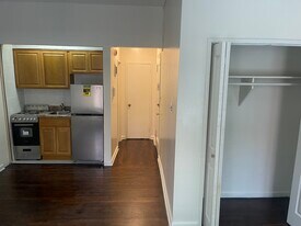 318 W 138th St, Unit 2F in New York, NY - Building Photo