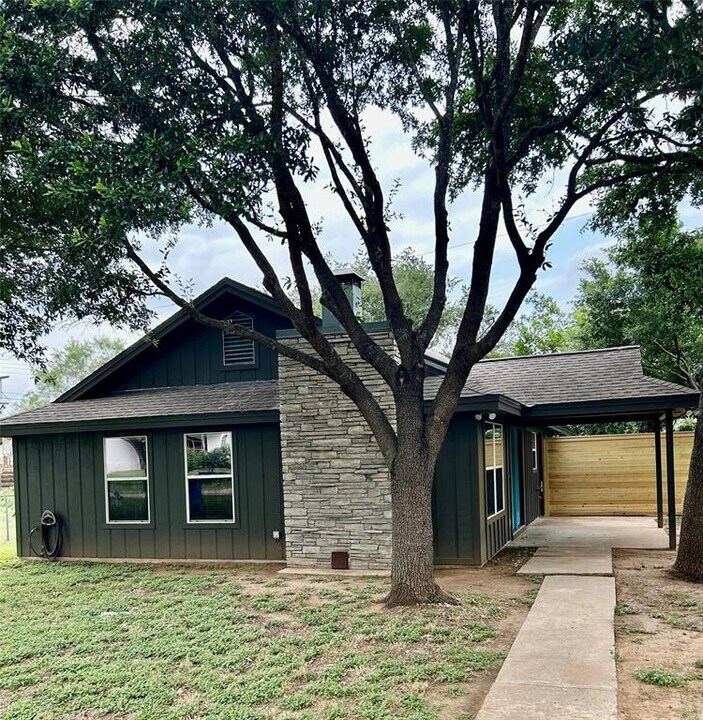 1601 West Ln in Austin, TX - Building Photo