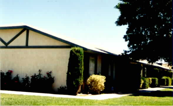 20285 Serrano Rd in Apple Valley, CA - Building Photo - Building Photo