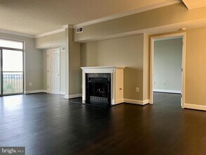 11776 Stratford House Pl in Reston, VA - Building Photo - Building Photo