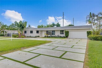 8000 SW 139th Ter in Palmetto Bay, FL - Building Photo - Building Photo